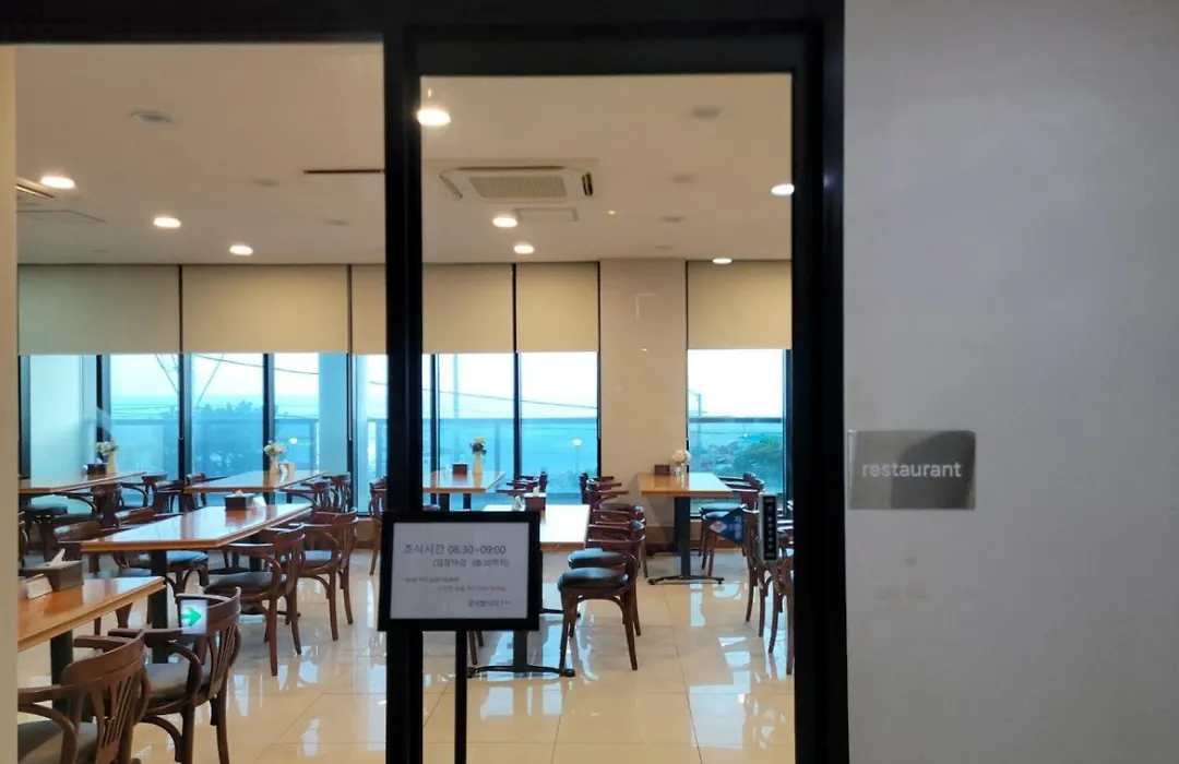 Sims Hotel-1