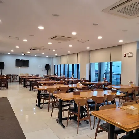 Sims Hotel-2